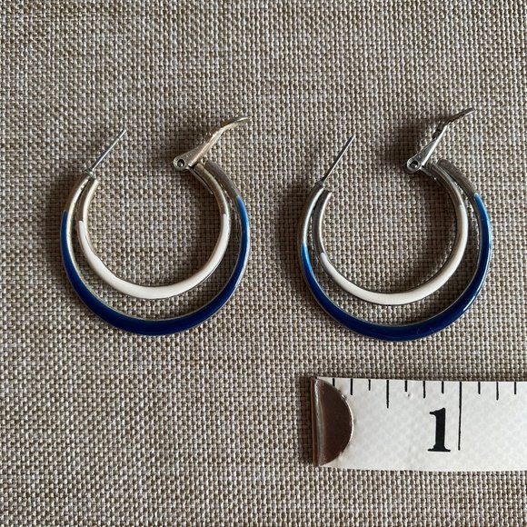 Retro Hoop Earrings - Picture 5 of 5